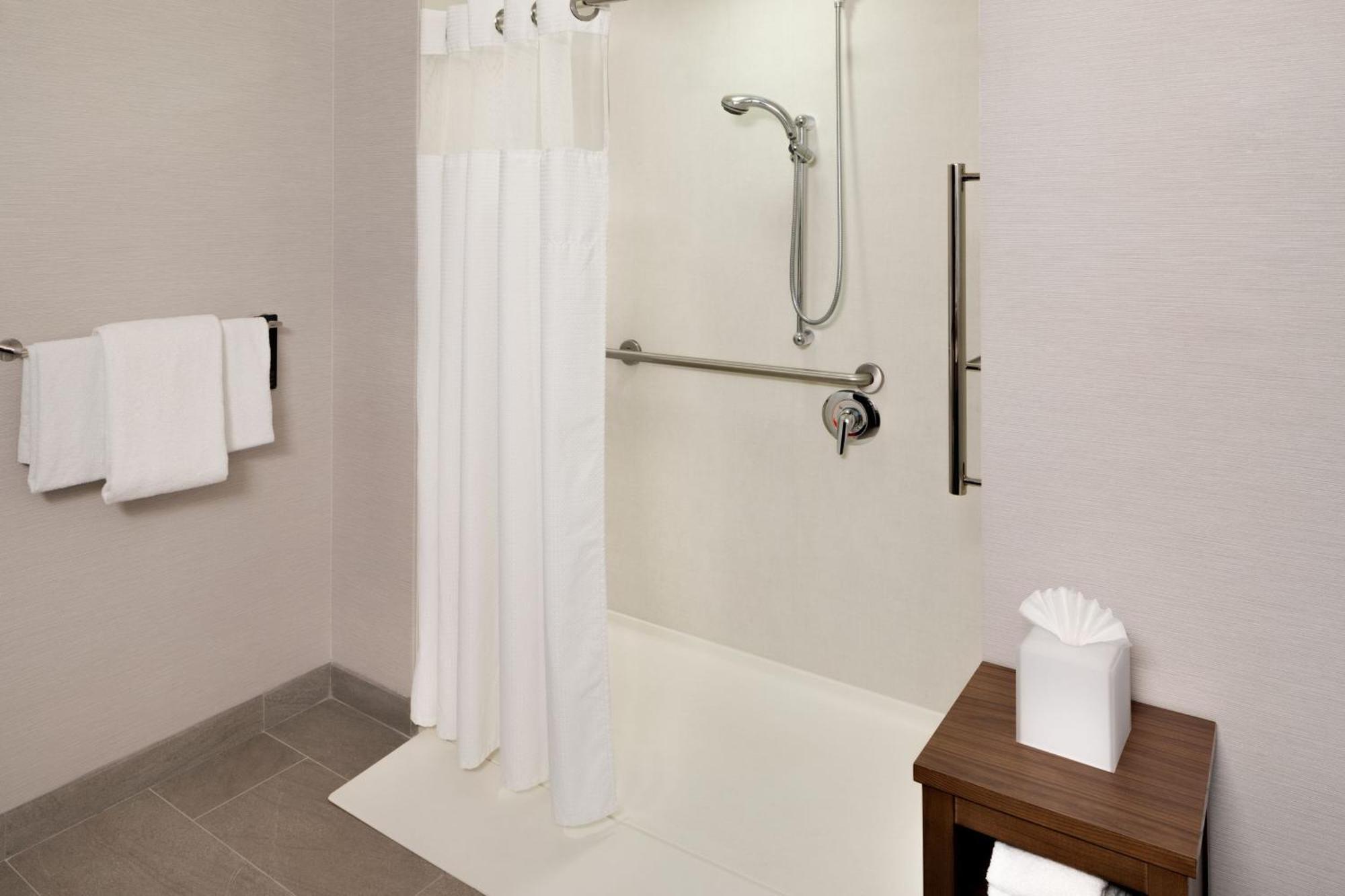 Hotel Courtyard By Marriott Stamford Downtown Esterno foto