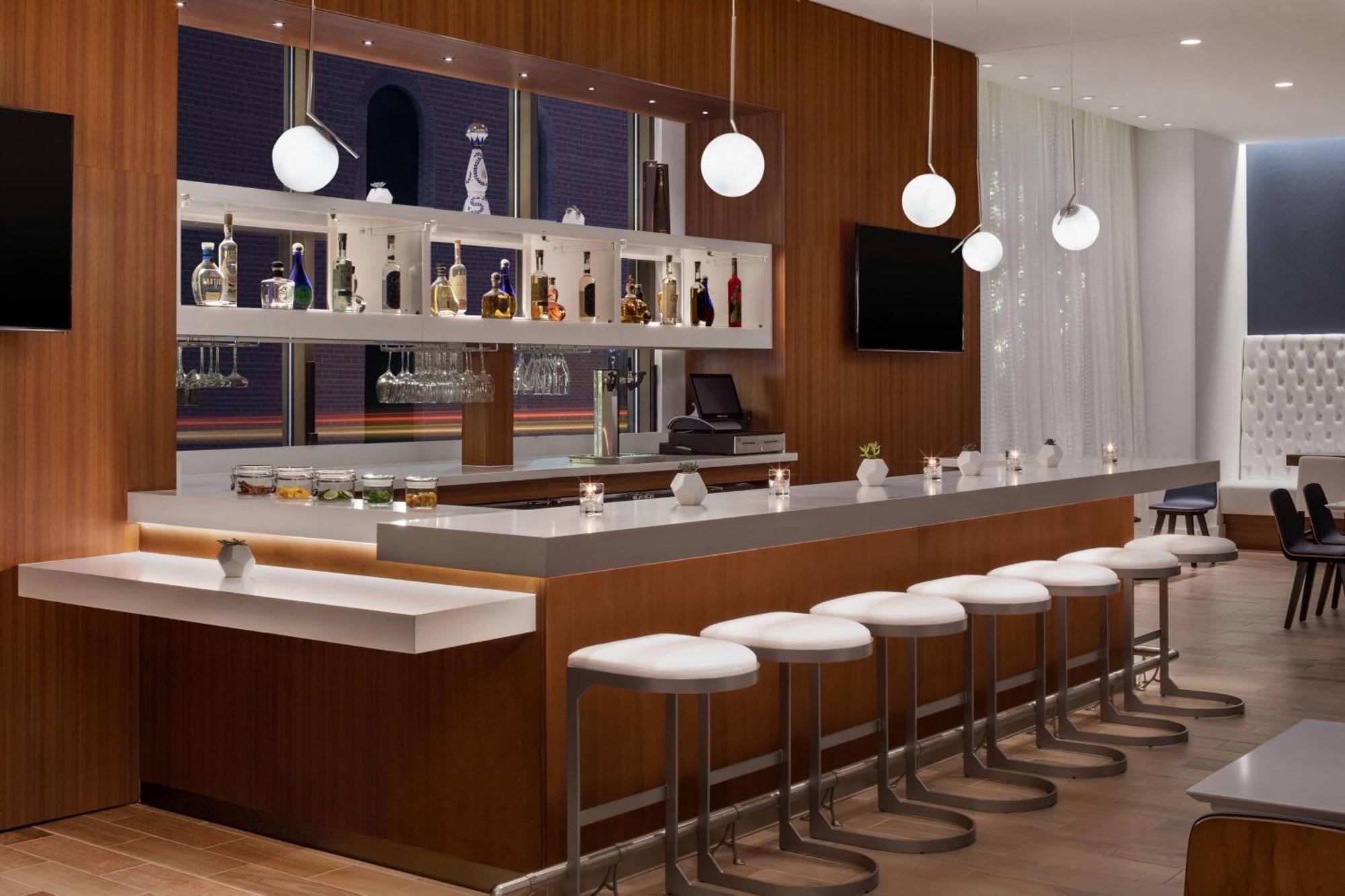 Hotel Courtyard By Marriott Stamford Downtown Esterno foto