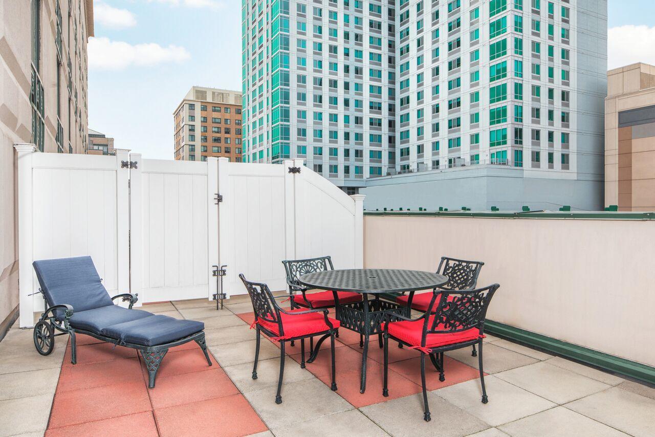 Hotel Courtyard By Marriott Stamford Downtown Esterno foto